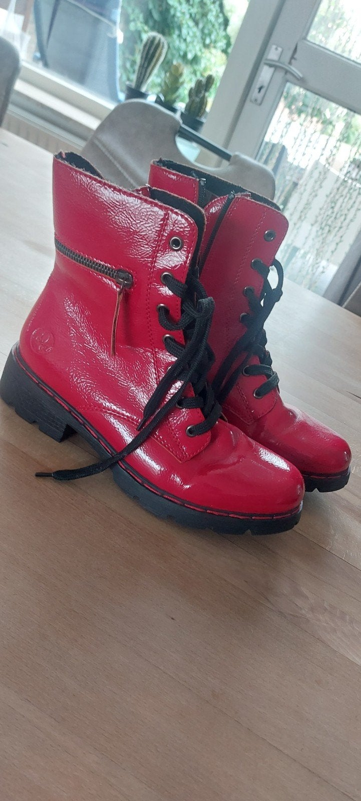 Rode laarsjes Rieker maat 40 nieuw 15 euro excl verzenden., Ophalen of Verzenden, Zo goed als nieuw, Rood