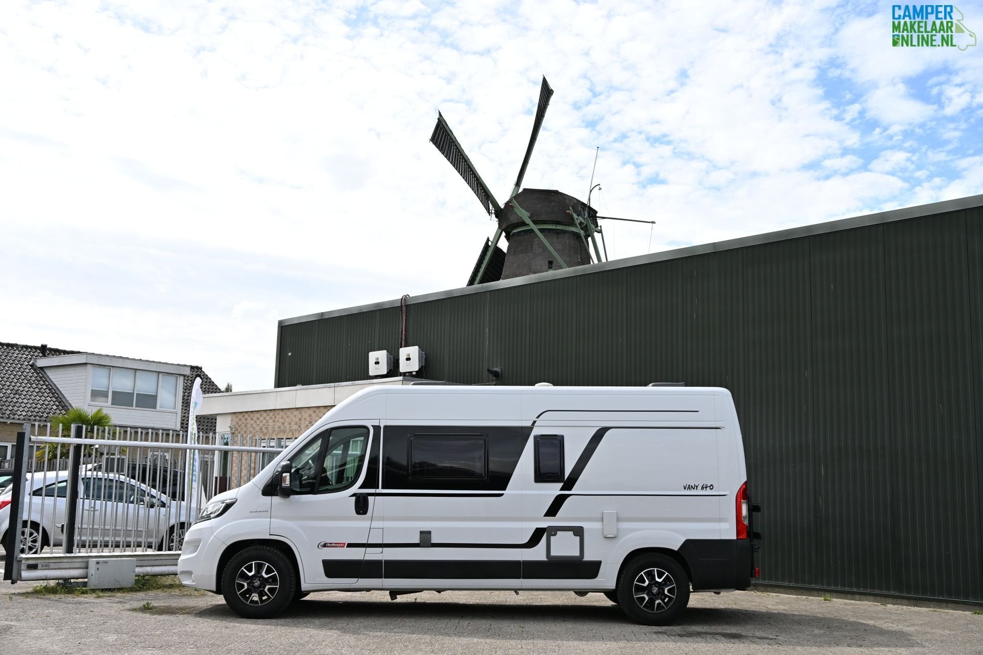 Foto 57 van Challenger Vany 640 |Cassette luifel|Fietsendrager