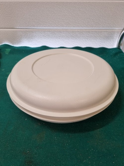 tupperware hapjes schaal met deksel, Ophalen of Verzenden, 'T Olde Gre-j, Info@toldegrej.nl, Endepoelstraat 20f Didam