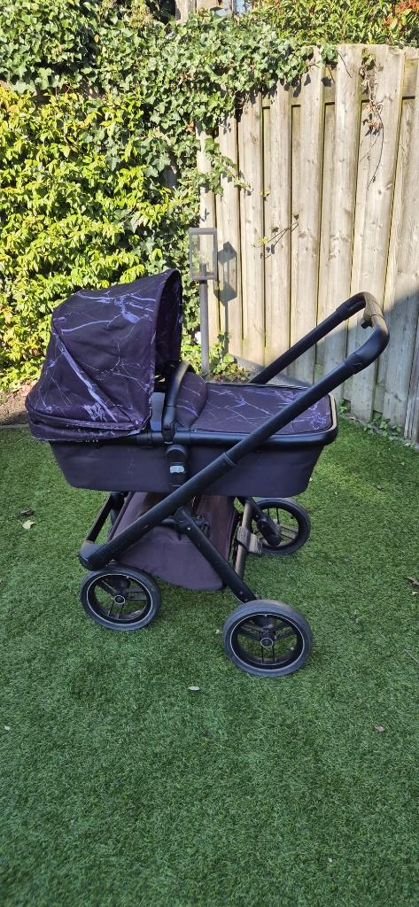 1.	Dubatti One kinderwagen marmerlook, Kinderen en Baby's, Gebruikt, Verstelbare duwstang, Ophalen, Kinderwagen