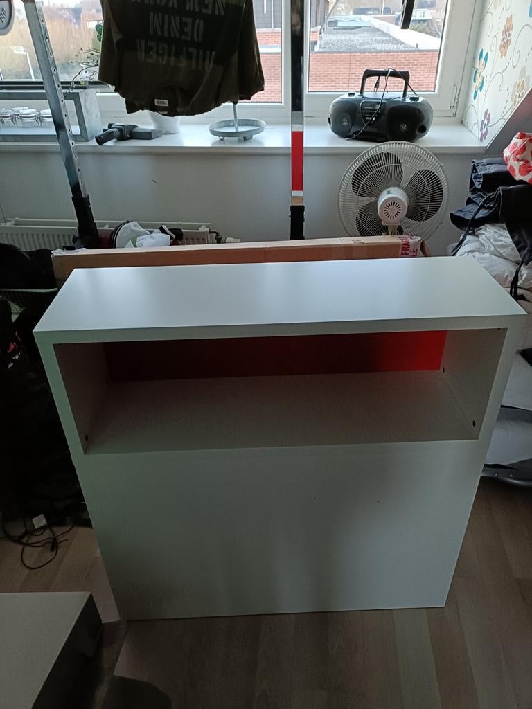 Ikea nachtkastje met uitschuifbaar deel - wit/rood, Ophalen, Overige materialen, 70 cm of meer, 65 cm of meer