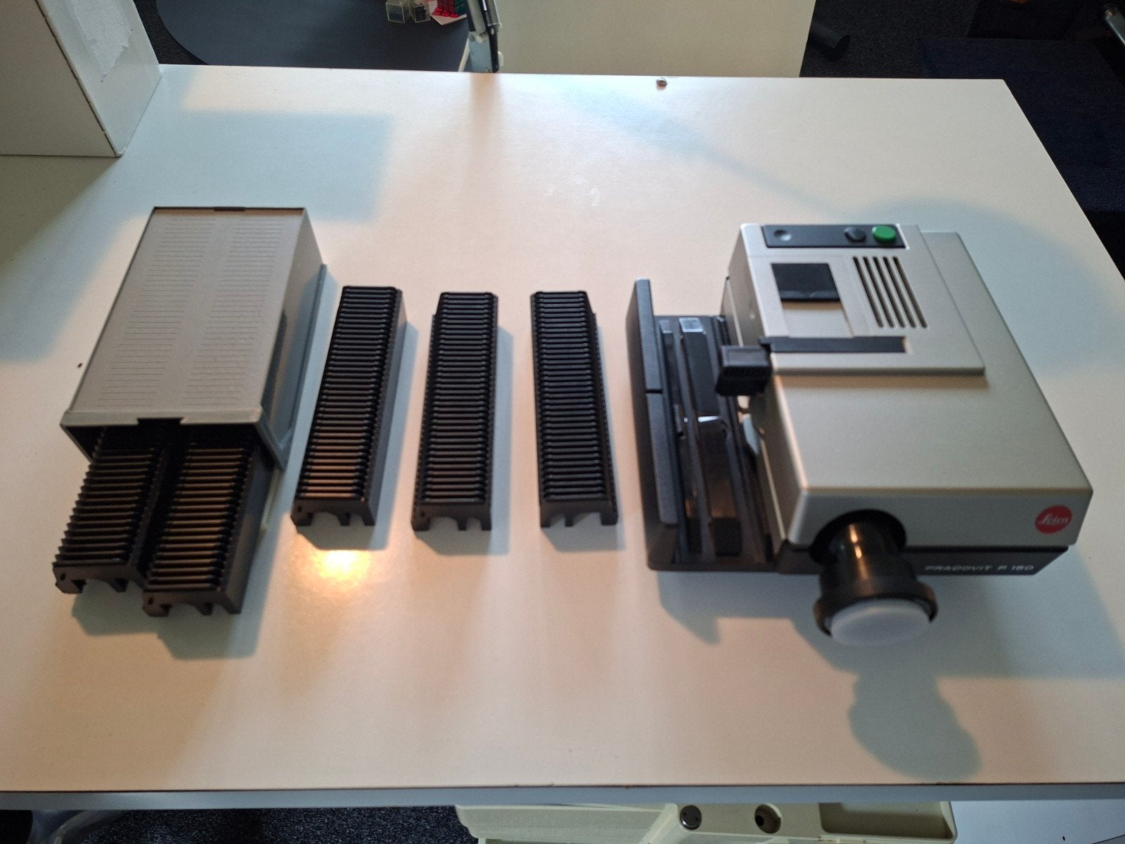 Leica Pradovit P150 diaprojector complete set, Ophalen