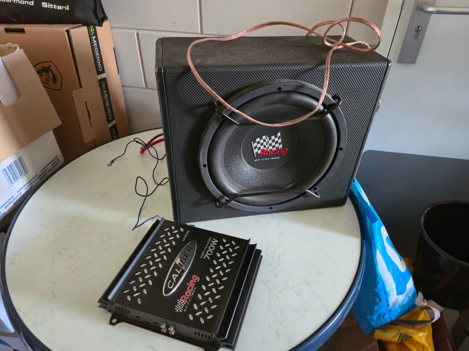 Caliber Racing CA1500E 700W versterker + Caliber Racing subw, Auto diversen, Ophalen of Verzenden