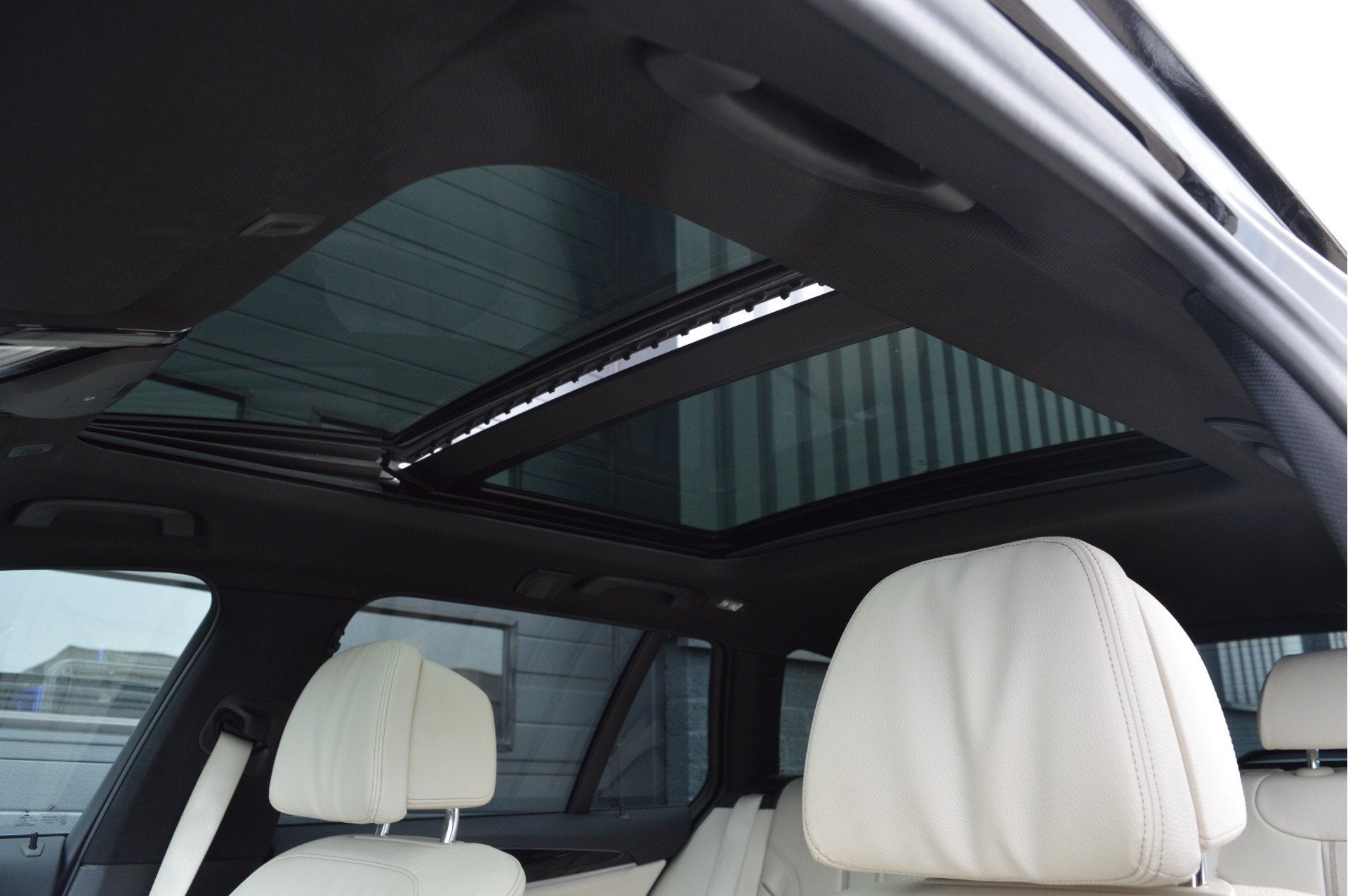 Foto 9 van BMW 5 Serie Touring 520i High Executive | M-PAKKET | PANO |
