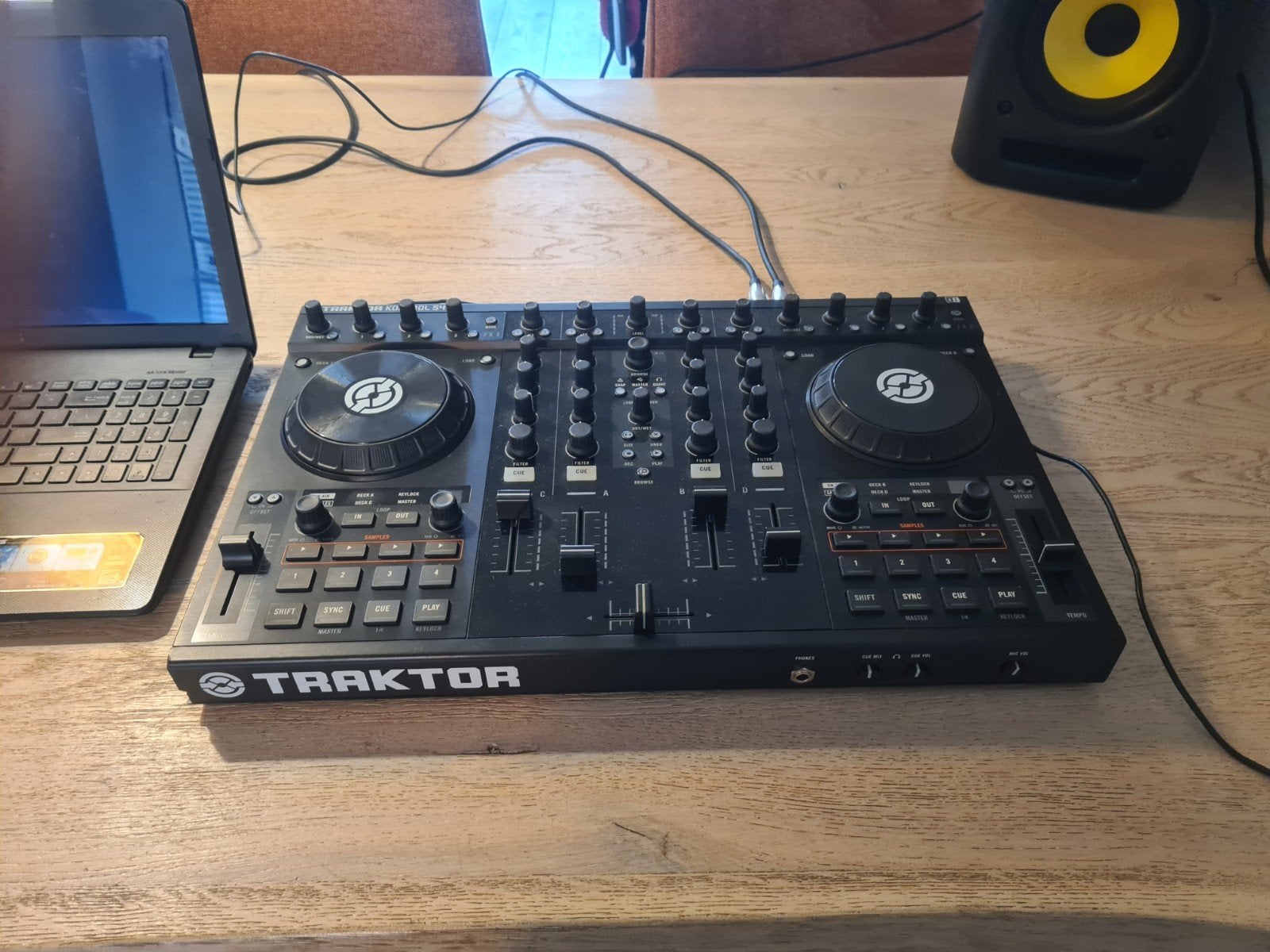 Traktor Kontrol S4 MK1 DJ Controller, Muziek en Instrumenten, Ophalen of Verzenden, Gebruikt, Dj-set, Overige merken