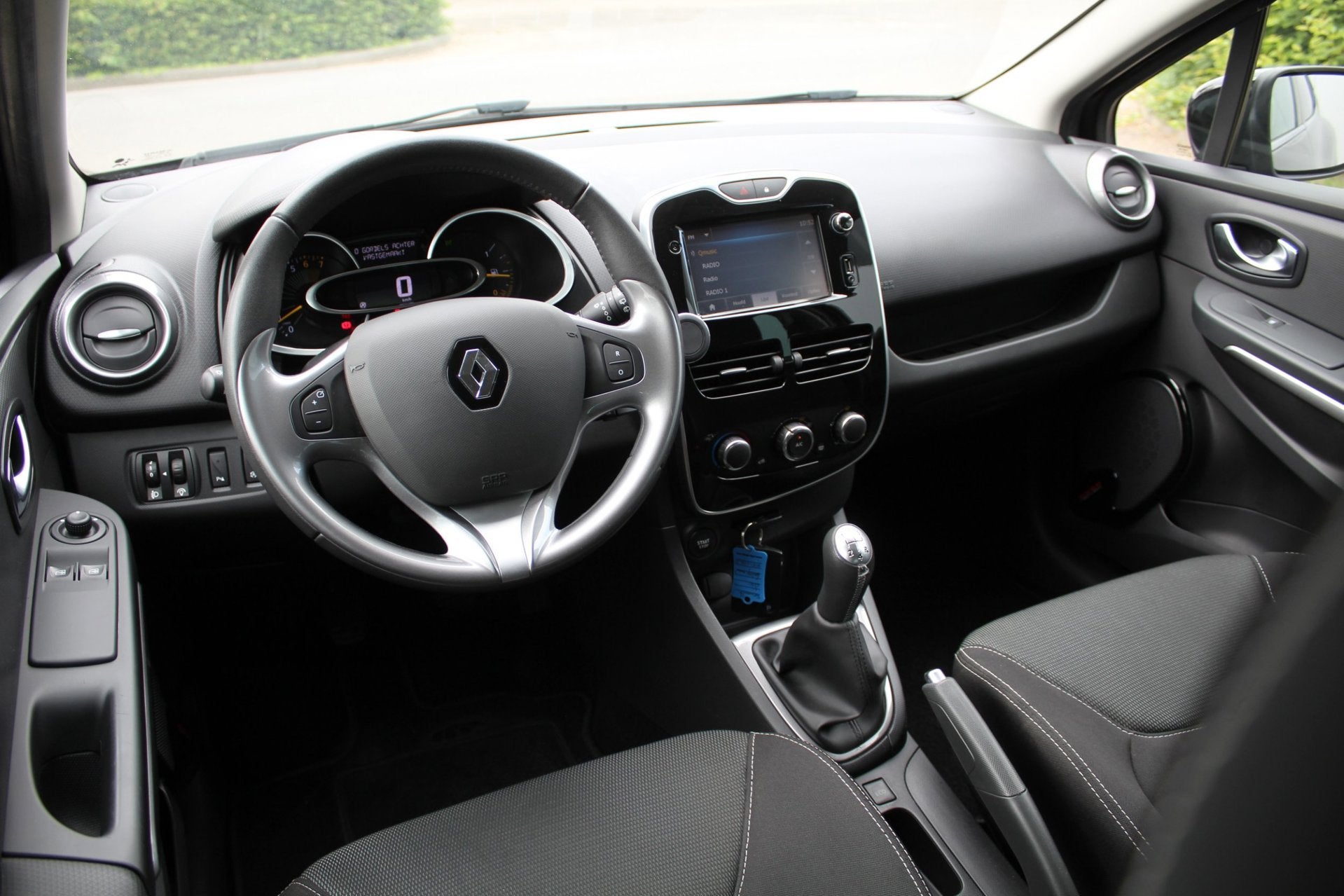 Renault Clio 0.9 TCe ECO Night&Day | Navigatie | Airco | Cru, Stof, Zwart, 540 kg, Zwart