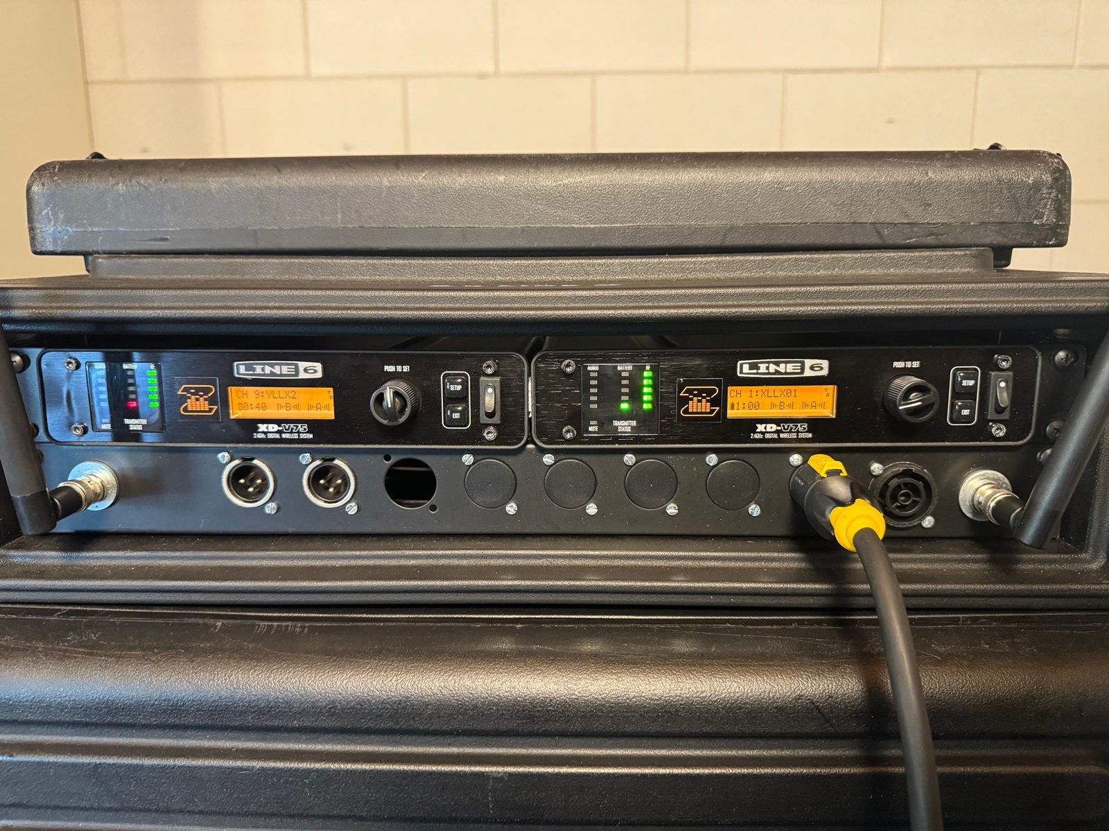 3 x Line 6 Draadloze Microfoon met richtantennes, Ophalen, Zo goed als nieuw, Zangmicrofoon