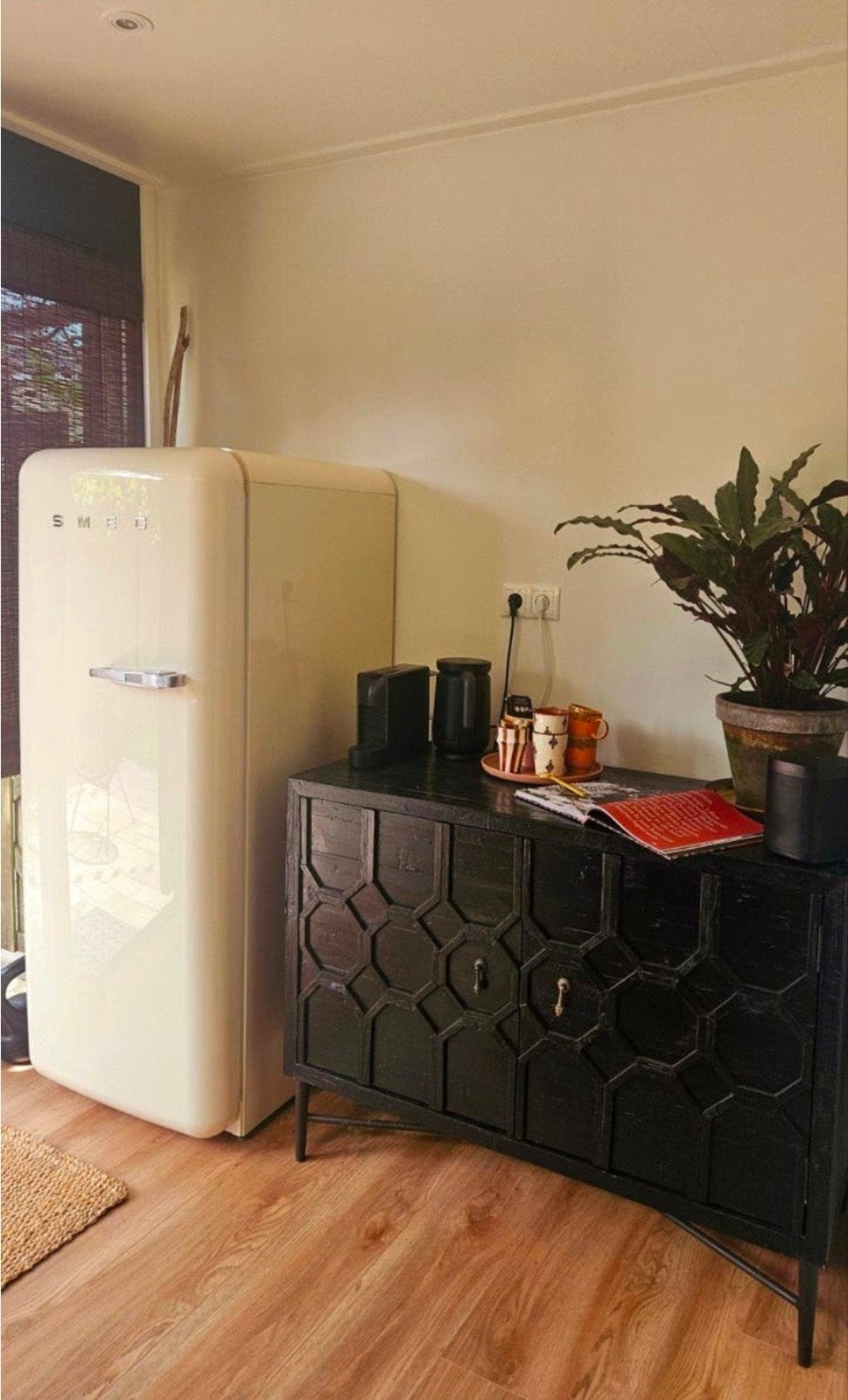 Smeg FAB 28 links, Witgoed en Apparatuur, Koelkasten en IJskasten, 200 liter of meer, 60 cm of meer, Zo goed als nieuw, Met vriesvak