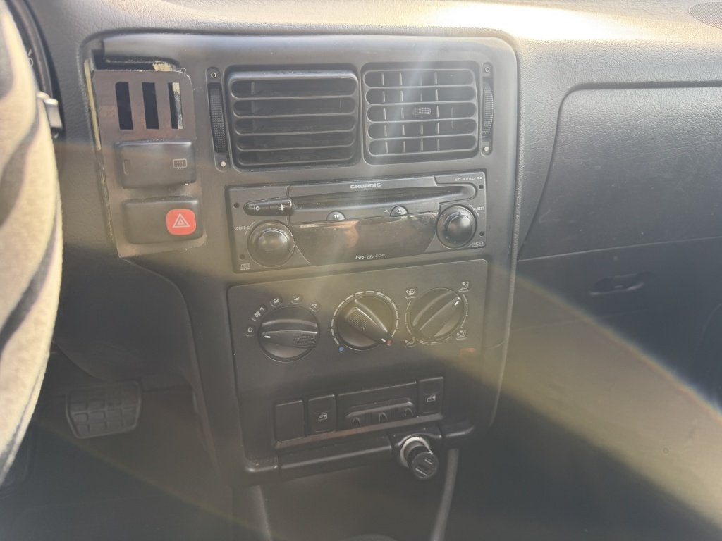 Volkswagen Polo 1.6 (bj 1999, automaat), foto 8