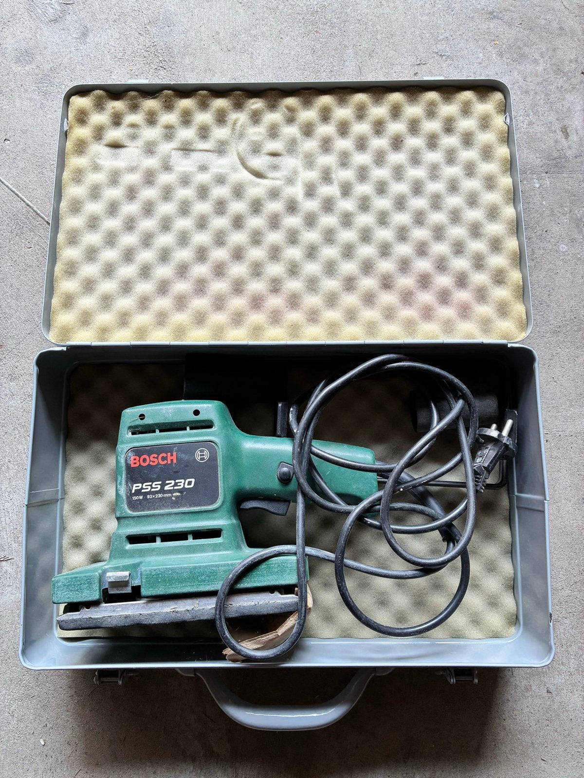 Bosch PSS 230 Vlakschuurmachine in koffer, Ophalen of Verzenden, Gebruikt, Minder dan 600 watt, Vlakschuurmachine
