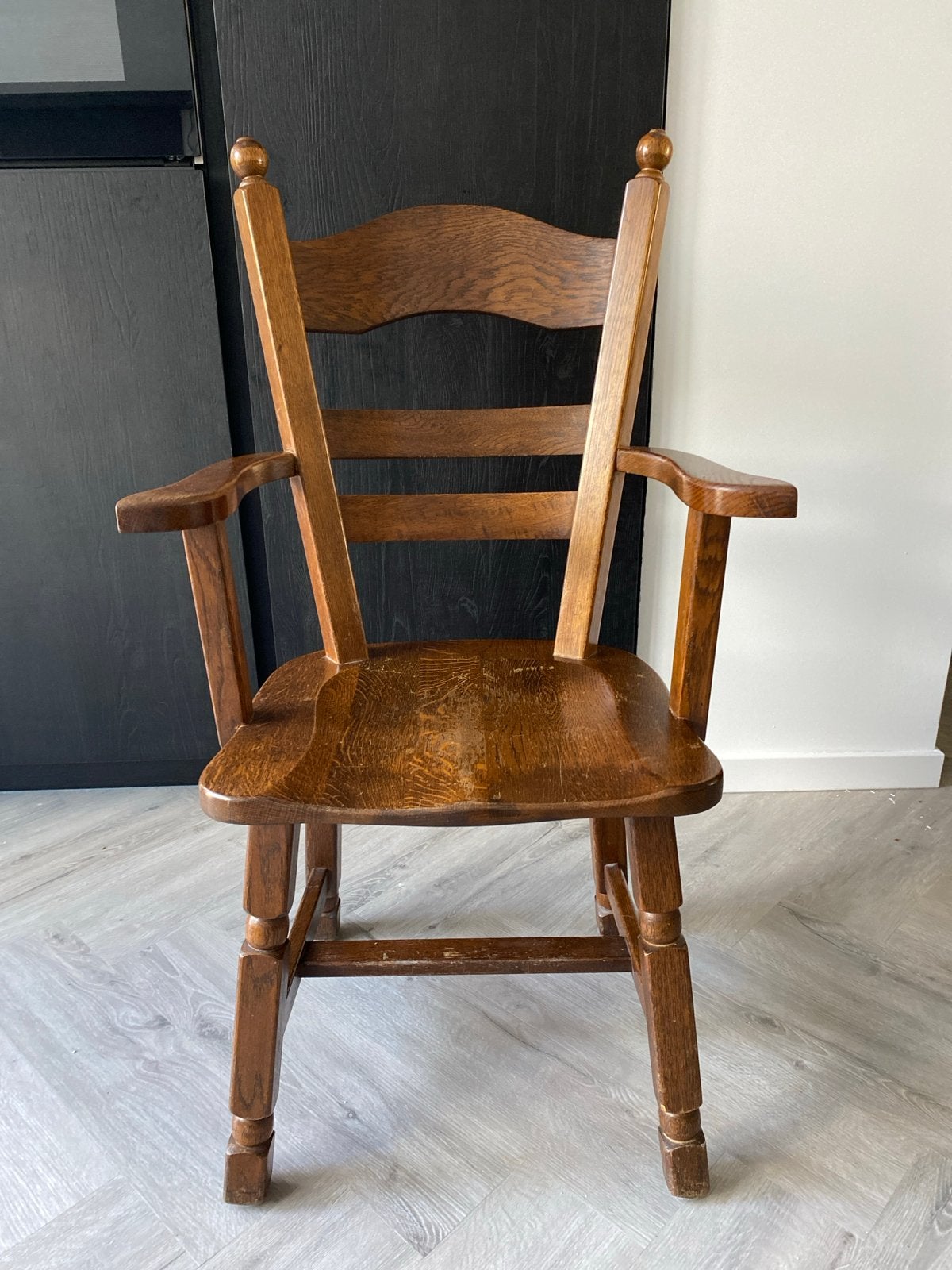Eiken Vintage houten stoel met armleuningen, Antiek en Kunst, Ophalen