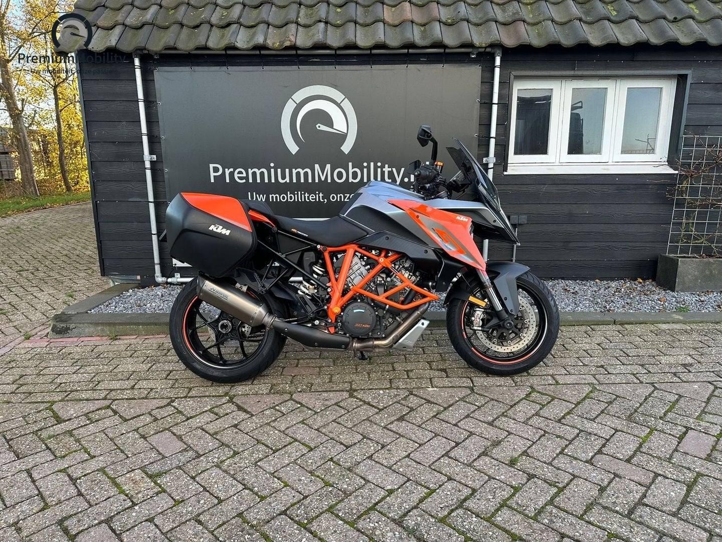 KTM 1290 SUPER DUKE GT (bj 2017), Motoren, 2 cilinders, KTM, Motorrijbewijs A, Bedrijf