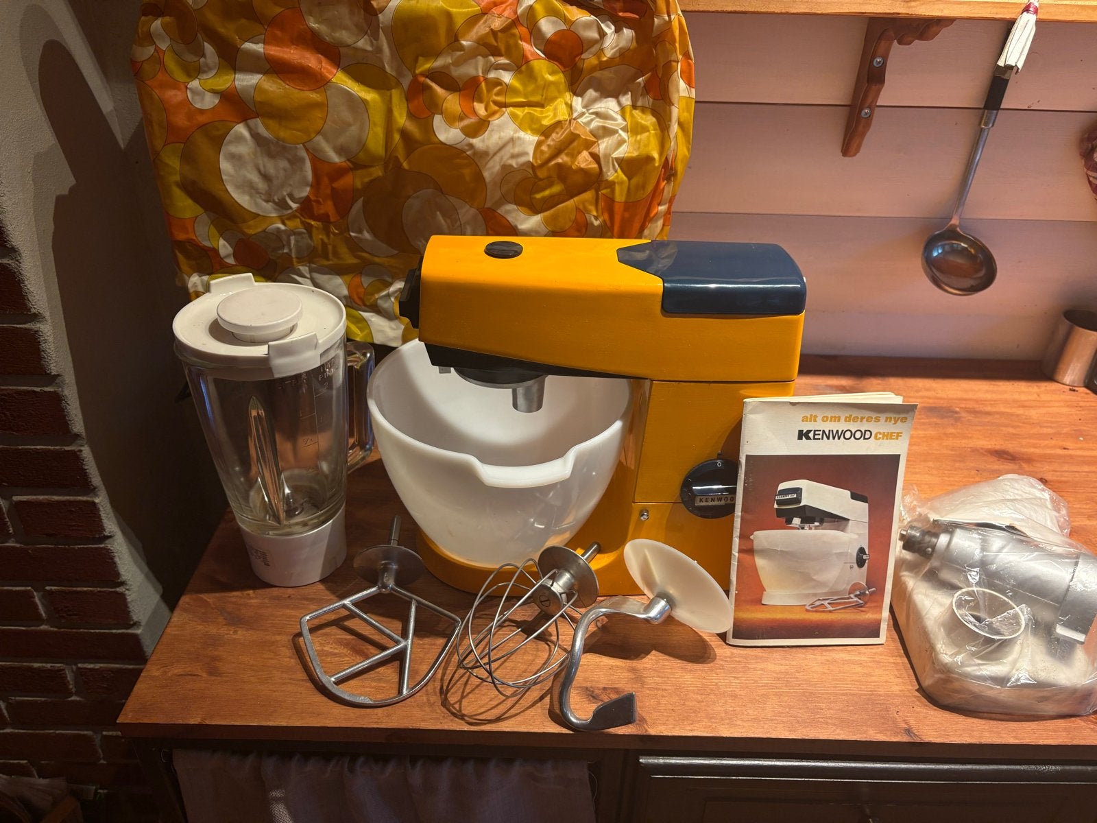 Vintage Kenwood Chef keukenmachine met accessoires, geel, Ophalen, Gebruikt, 3 snelheden of meer, 2 tot 3 liter