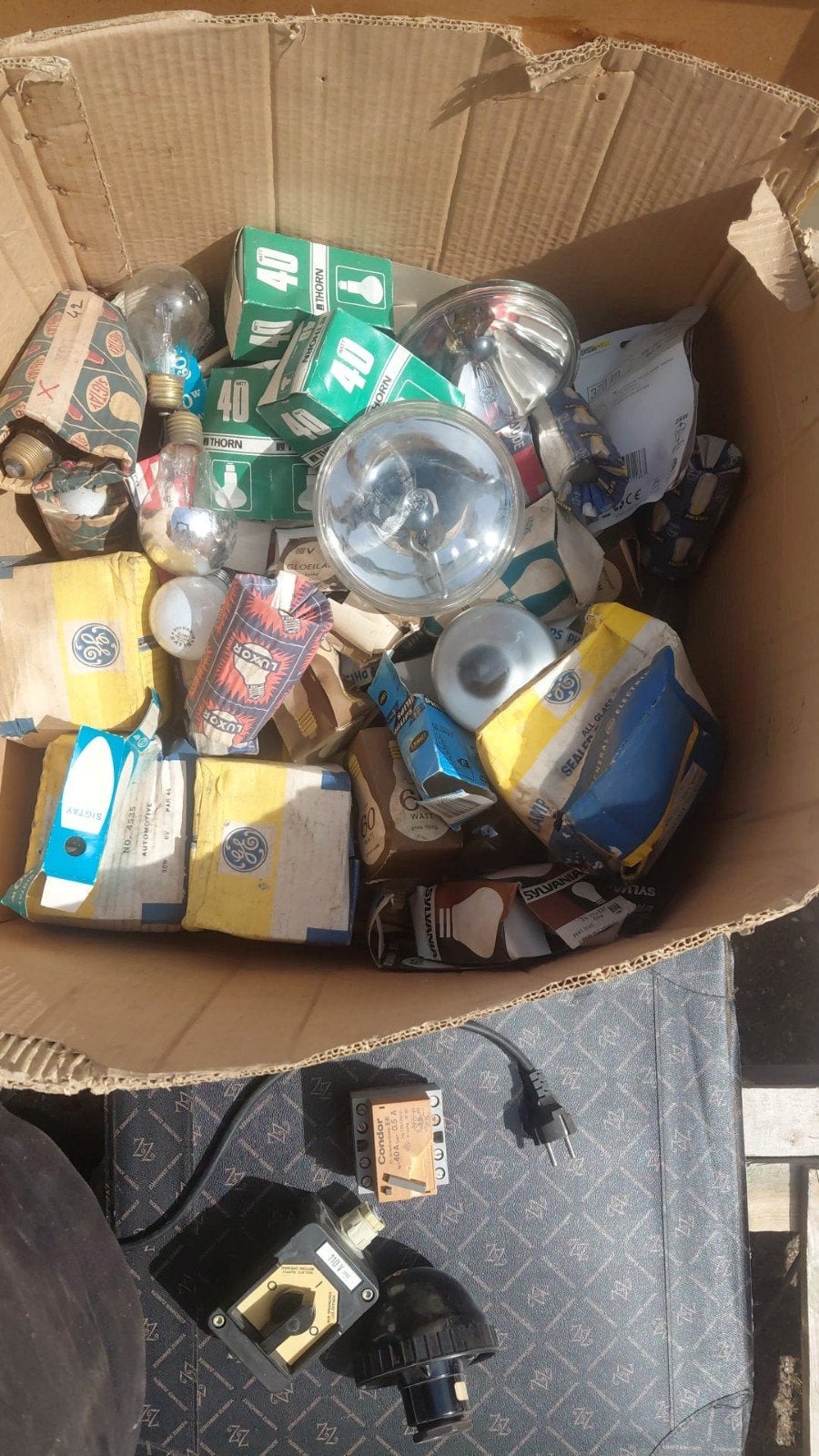 Partij diverse gloeilampen en onderdelen voor verzamelaar, Verzamelen, Ophalen, Gebruikt