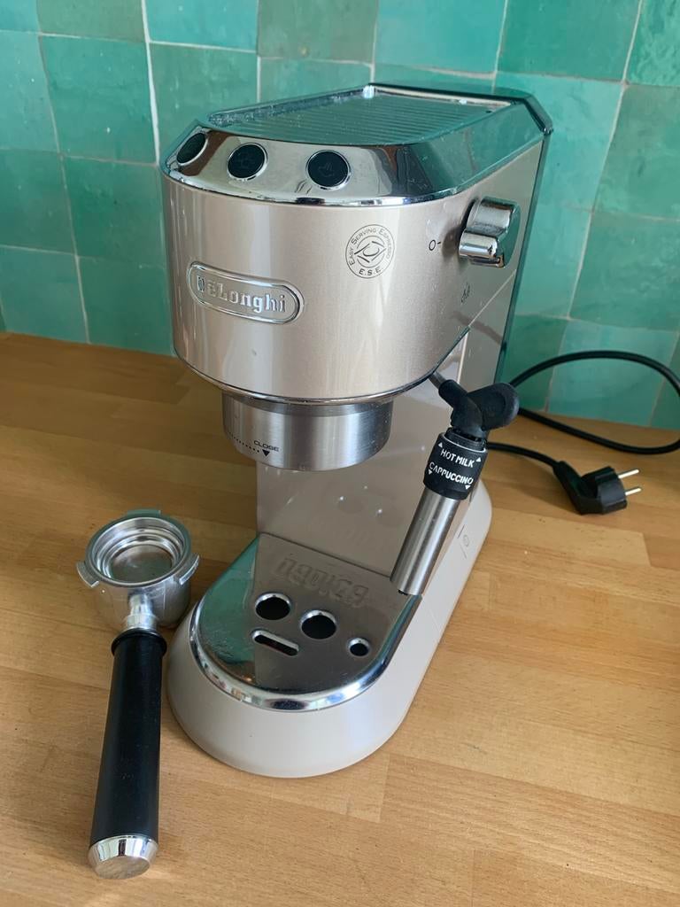 DeLonghi Dedica espressomachine met stoompijpje, Stoompijpje, Espresso apparaat, Gemalen koffie, Ophalen of Verzenden