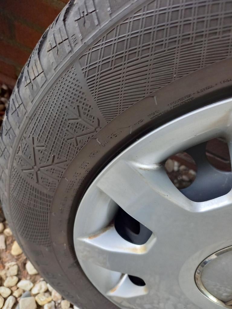 Mooie winterbanden voor Mercedes b180, Auto diversen, Autosport-onderdelen, Ophalen of Verzenden