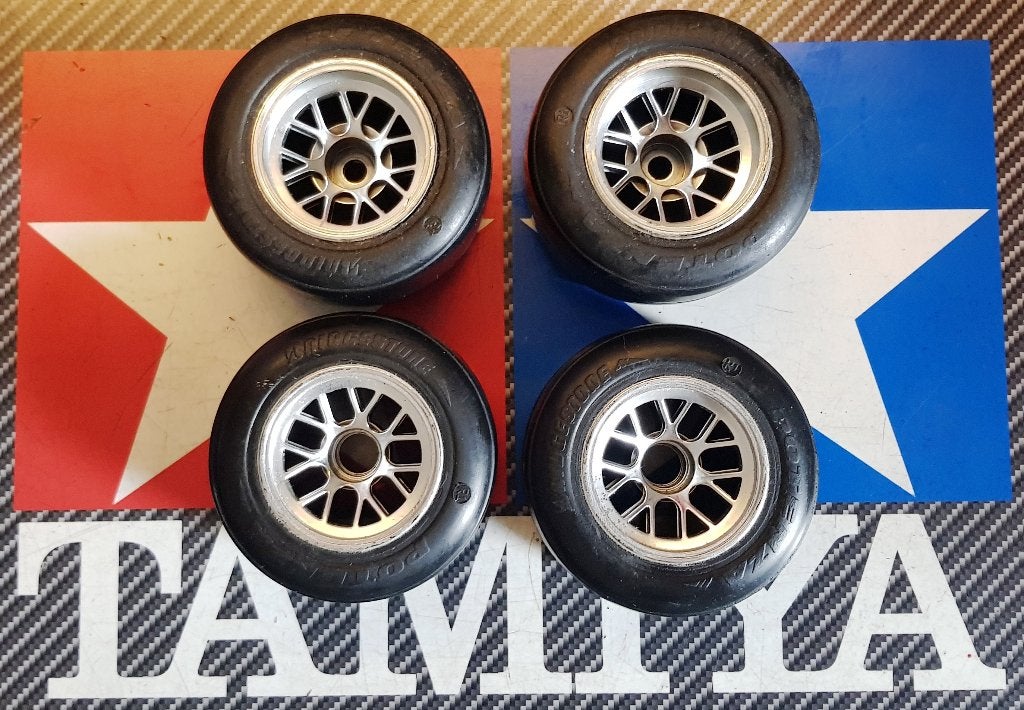 Tamiya F1 Slicks banden/velgenset F/R met chrome velgen, Elektro, Verzenden, Nieuw, Schaal 1:10