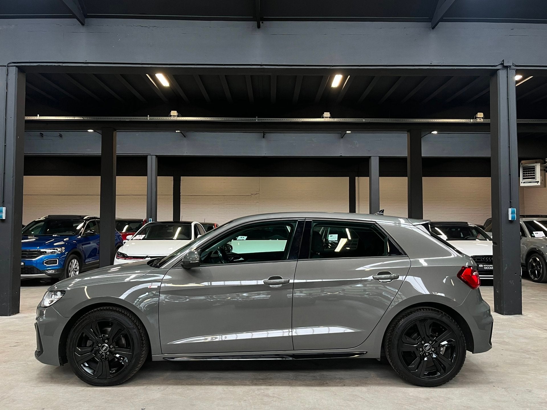 Audi A1 Sportback 30 TFSI S Line *Stoelverwarming/Rijstrooka, Auto's, Dealer onderhouden, Stof, Zwart, 1200 kg