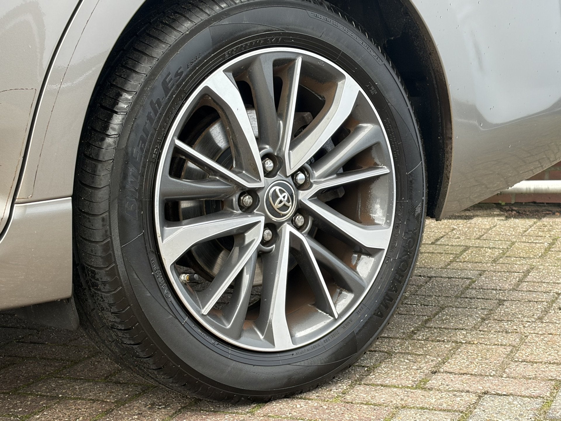 Foto 13 van Toyota Avensis Touring Sports 1.8 VVT-i Lease Pro Automaat T