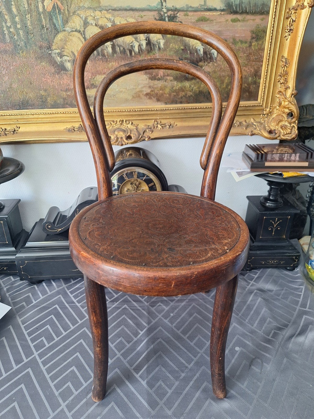 Antieke Thonet stijl kinderstoel met bloemenreliëf, Ophalen