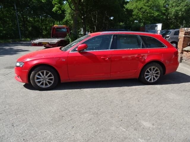 AUDI A4 avant b8 s-line Bj 2010 2.0 tdi CAGA 190000 km voor, Gebruikt, -, -, -