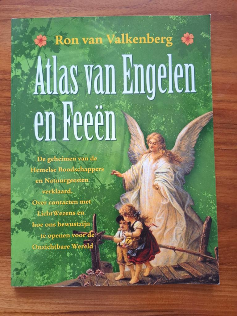 R. van Valkenberg - Atlas van engelen en feeen, Boeken, Achtergrond en Informatie, Spiritualiteit algemeen, Ophalen of Verzenden