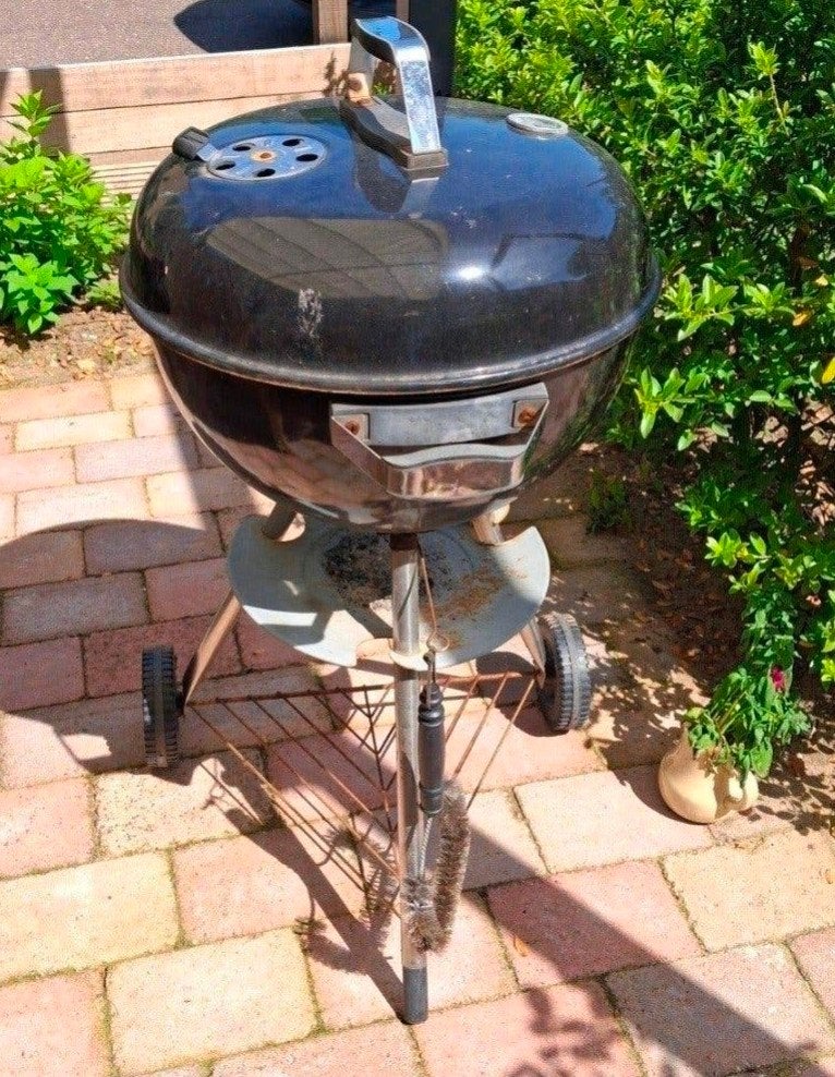 Gebruikte barbecue op wielen, Ophalen, Gebruikt