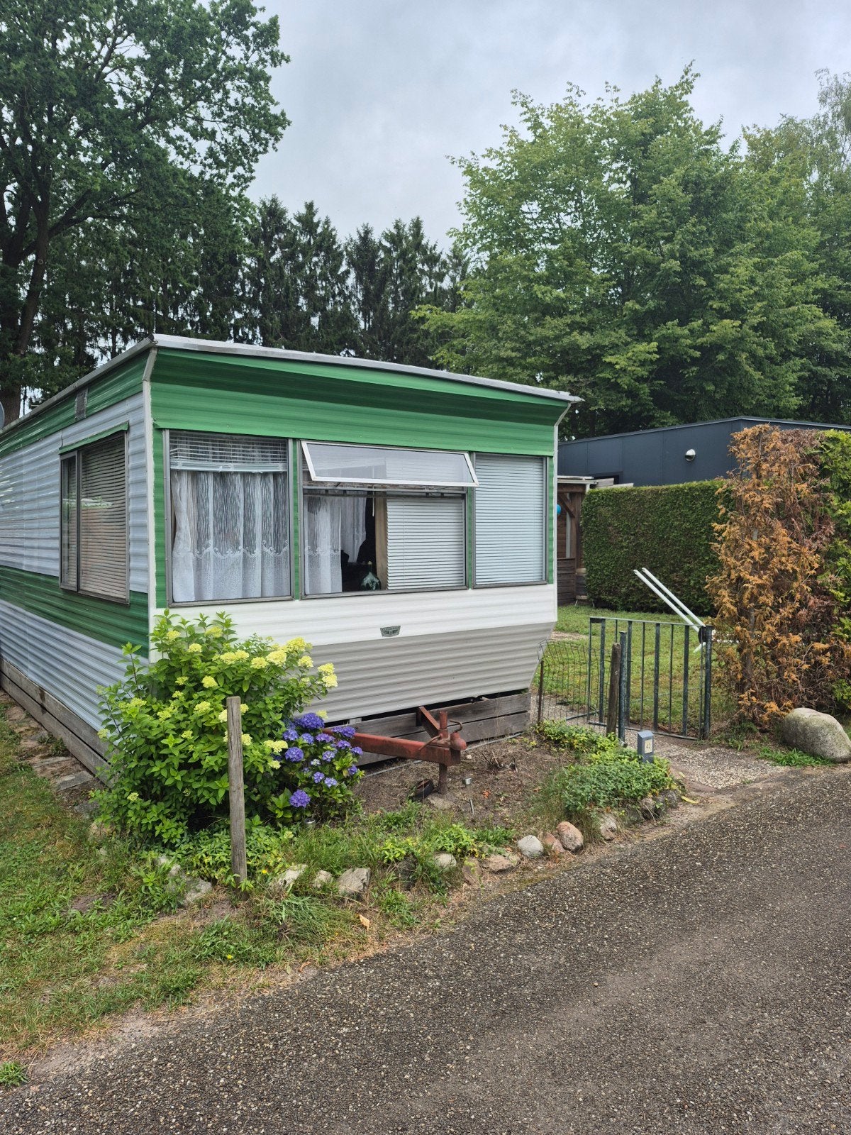 Goed onderhouden caravan op Camping de Otterberg