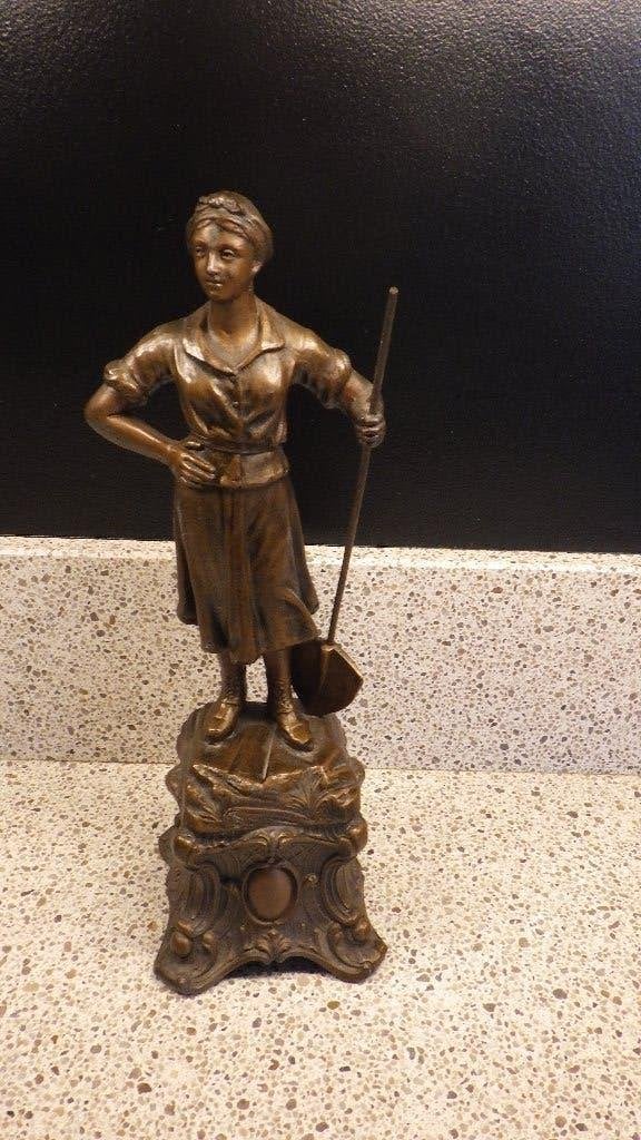 mooi oud beeldje van metaal (brons), Ophalen of Verzenden, Overige typen