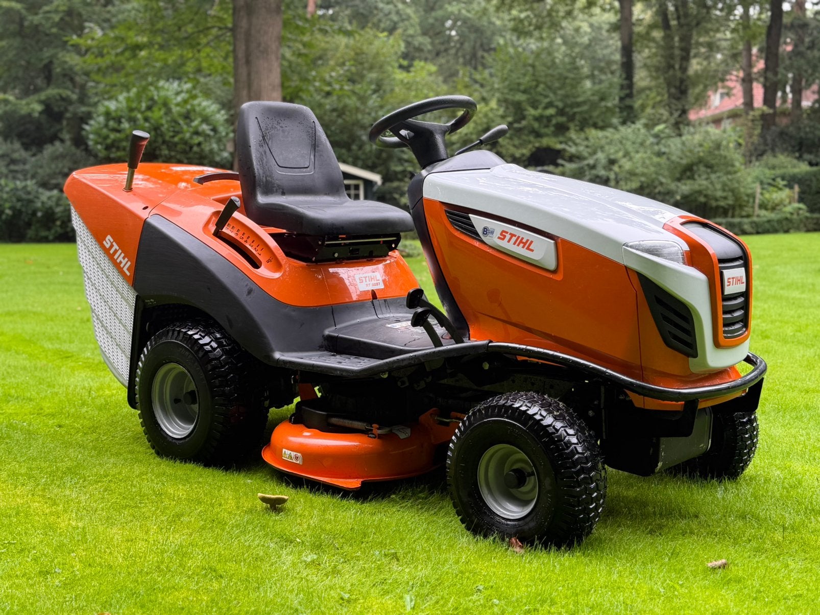 Foto 7 van STIHL RT5097 zitmaaier 2021 zeer nette staat en goed onderh.