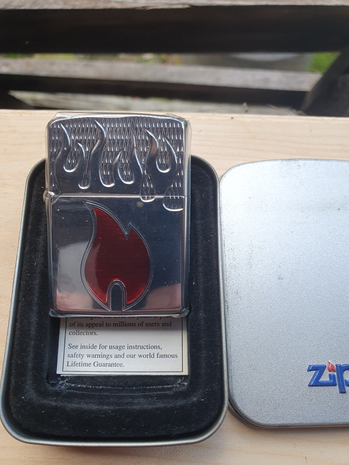 Zippo aansteker met vlammen design - Nieuw in doos, Ophalen of Verzenden, Nieuw, Aansteker