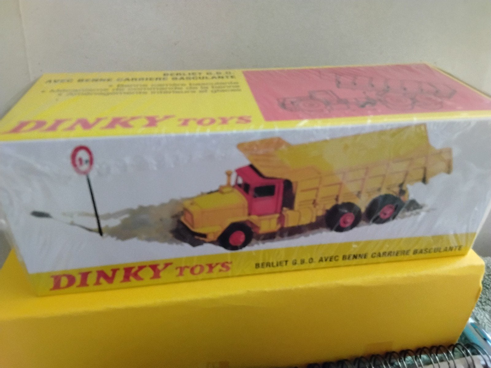 DINKY TOYS ATLAS BERLIET GBO AVEC BENNE BASCULANTE NO 572, Ophalen of Verzenden, Bus of Vrachtwagen, Dinky Toys
