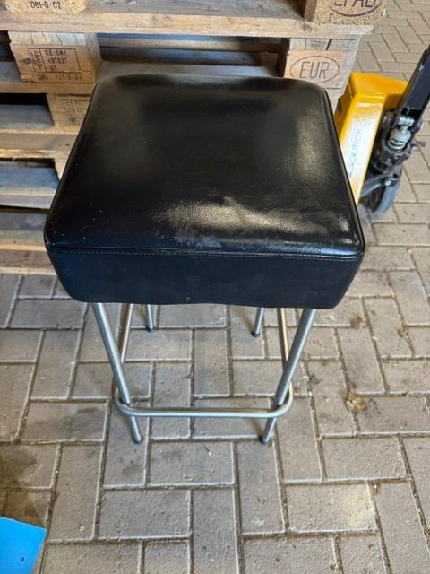 Barkruk zwart leer, Huis en Inrichting, Ophalen, Gebruikt, Met voetsteun, 60 tot 90 cm