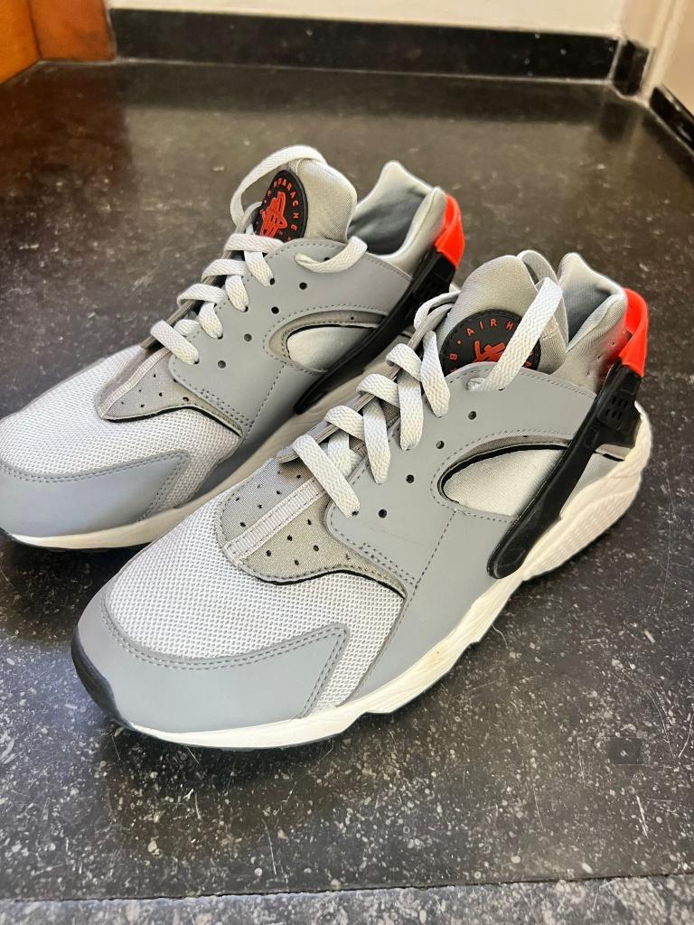 Nike Air Huarache 44,5 nieuw, Wit, Nike, Nieuw, Ophalen of Verzenden