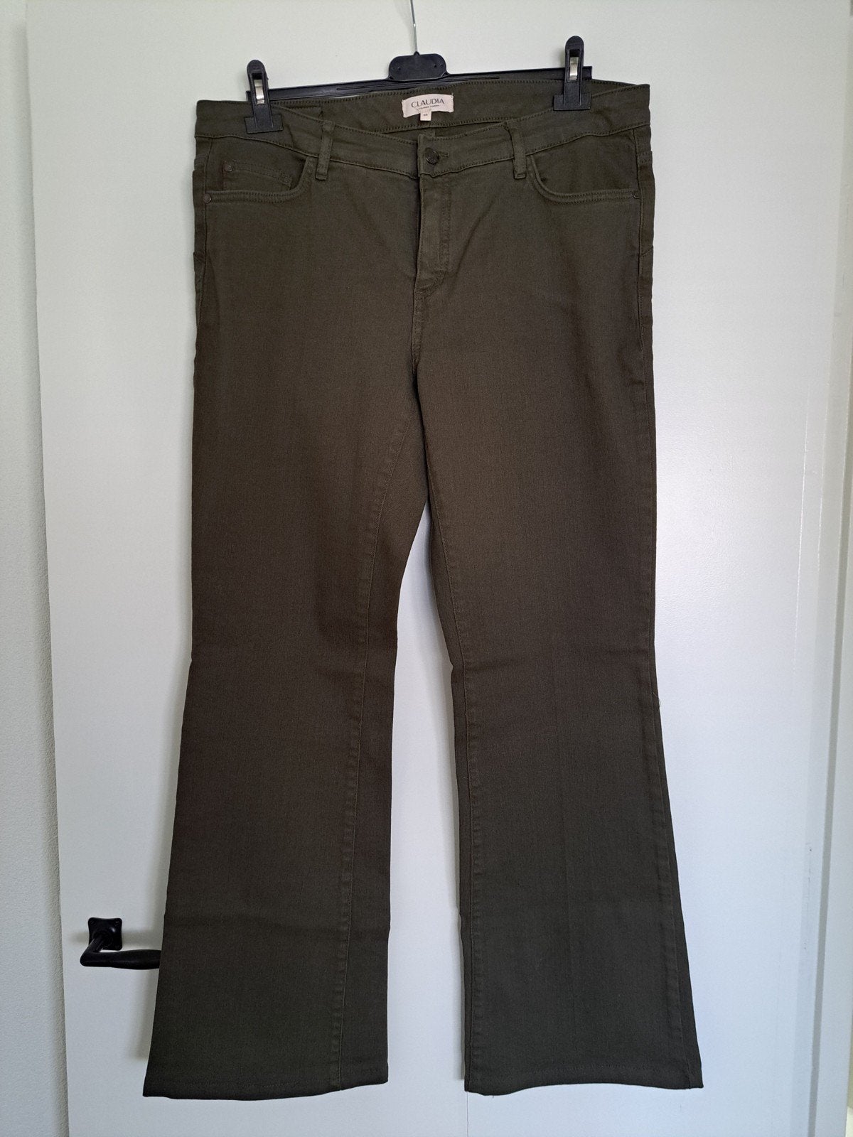 Nieuwe donkergroene flared jeans Claudia Sträter maat 44, Maat 42/44 (L), Nieuw, Ophalen of Verzenden, Claudia Sträter