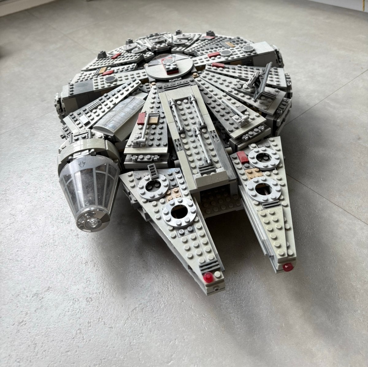 LEGO Star Wars 75105 Millennium Falcon (zonder extra's), Gebruikt, Star Wars, Lego, Ophalen of Verzenden