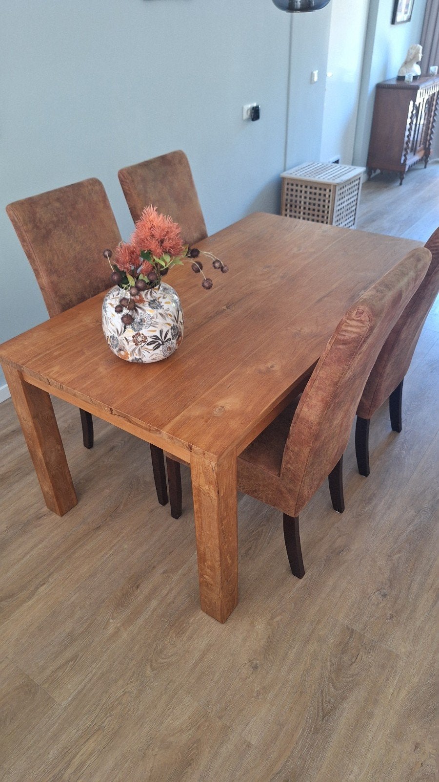 Teak eettafel met 4 geschuurde lederlook stoelen, Ophalen, Gebruikt, 4 tot 6 stoelen
