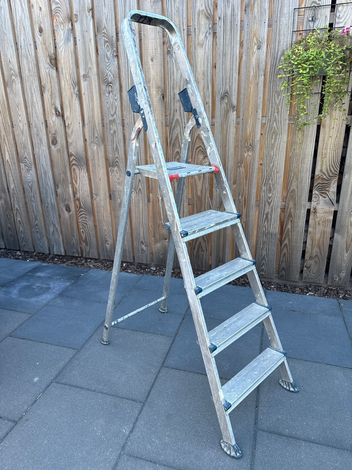 Gebruikte Altrex trap - Tegen elk aannemelijk bod, Ophalen, Gebruikt, Trap, Minder dan 2 meter