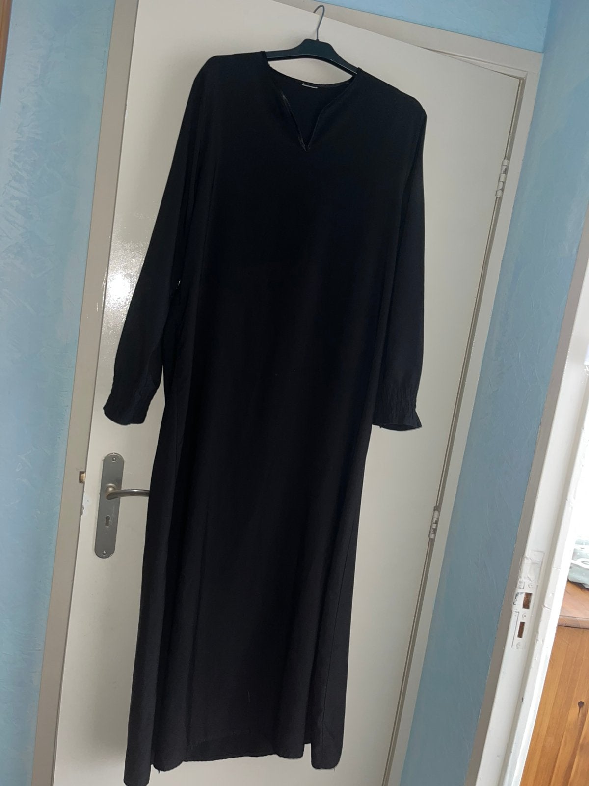 Abaya zwart, Ophalen of Verzenden, Zo goed als nieuw, Onder de knie