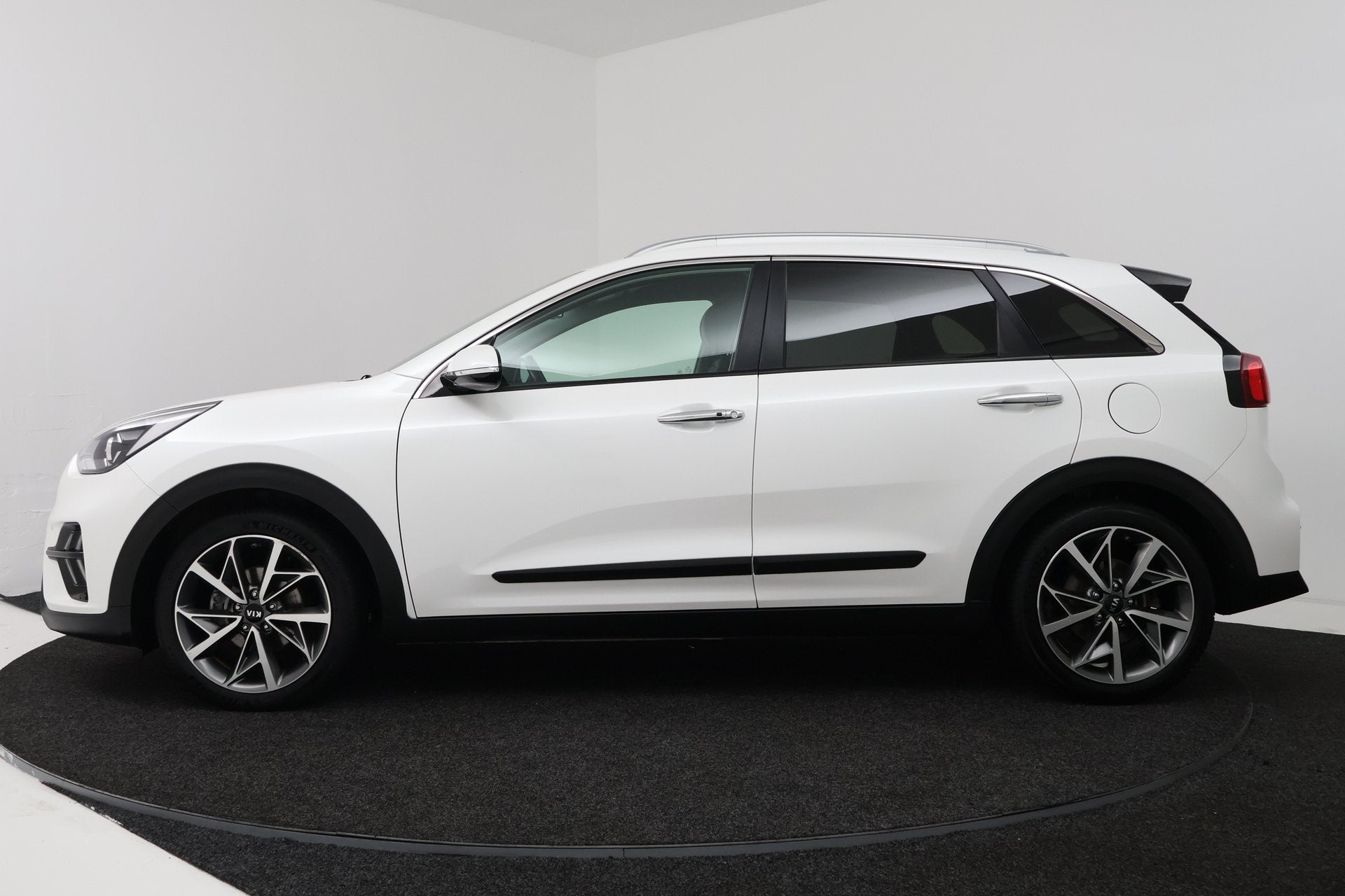 Kia Niro 1.6 GDi Hybrid DynamicPlusLine (CAMERA, STOEL/STUUR, 8 kWh, Gebruikt, Leder en Stof, Origineel Nederlands