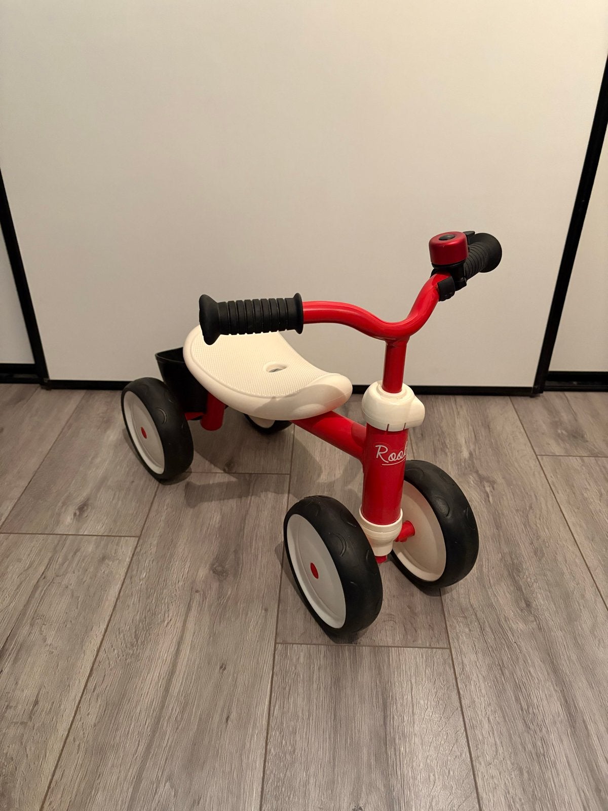 Rood loopfietsje/driewieler voor de kleintjes, Fietsen en Brommers, Ophalen, Gebruikt