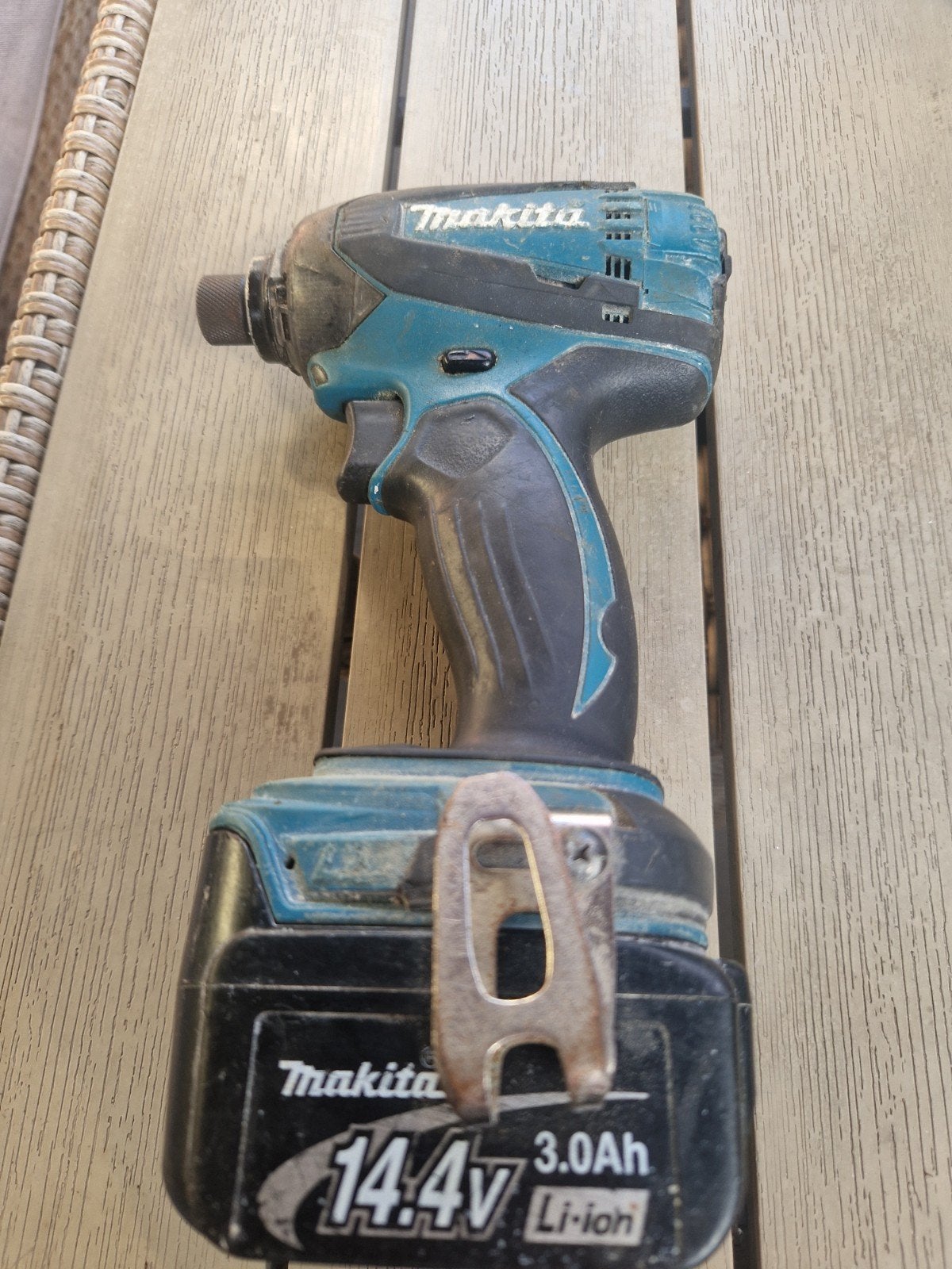 Makita DTD134 14.4V accutool - Gebruikt, Doe-het-zelf en Verbouw, Gereedschap | Boormachines, Ophalen, Gebruikt, Variabele snelheid