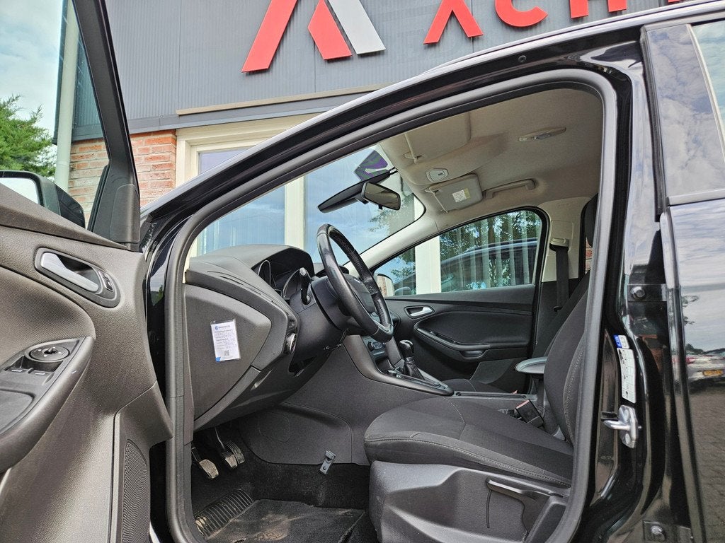 Ford Focus Wagon 1.0 Trend Airco! Cruise Control! Gereviseer, Auto's, 101 pk, Gebruikt, Euro 6, Zwart