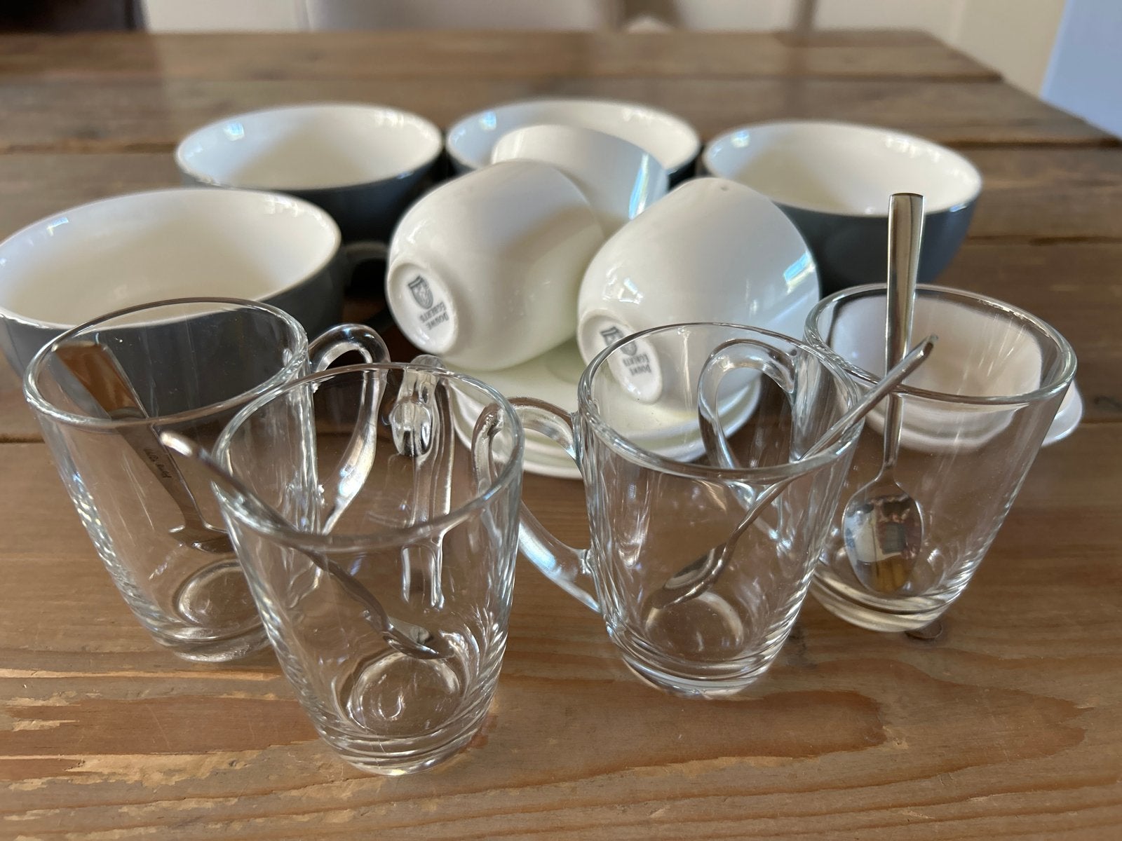 Douwe Egberts servies: kopjes, schotels, kommen en glazen, Gebruikt, Overige merken, Ophalen of Verzenden, Modern