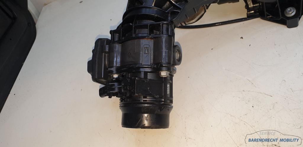 Inlaatspruitstuk Gasklephuis gloeirelais 851365508 BMW B47D2, Petuelring 130
80788  Munich, DE, Gebruikt, Info@bmw.de, Ophalen of Verzenden