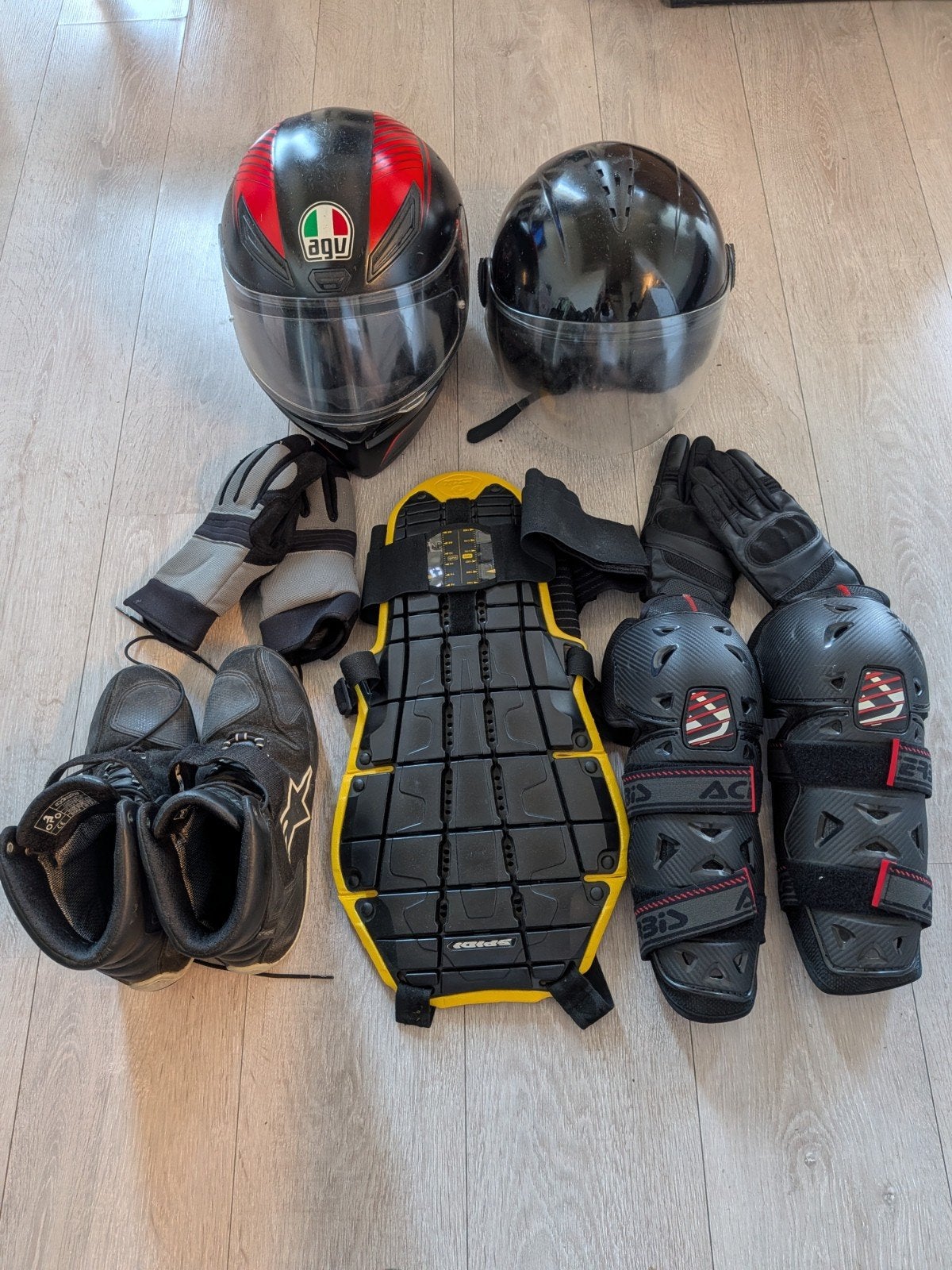 Motorcrosskleding set: Helmen, bescherming, handschoenen, AGV, Alpinestars, Acerbis, Spidi, Dames, Tweedehands, Ophalen