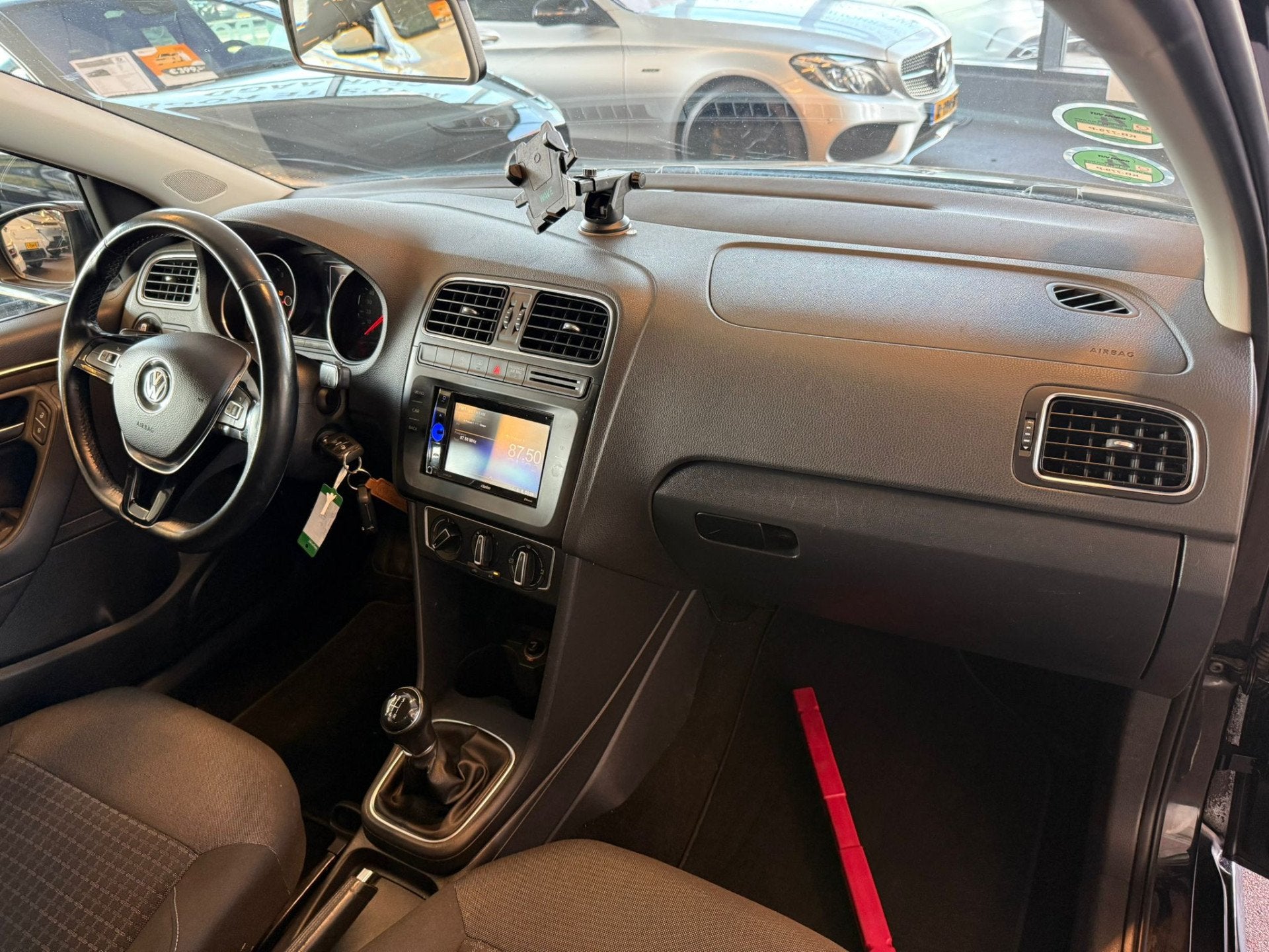 Volkswagen Polo 1.0 First Edition | Multimediascherm | Airco, Stof, Bedrijf, Handgeschakeld, 955 kg