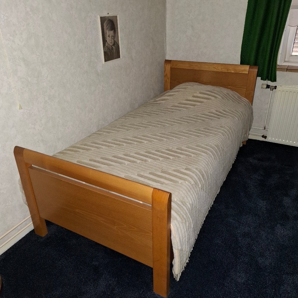 Bed, Ophalen, Gebruikt, 90 cm, Eenpersoons