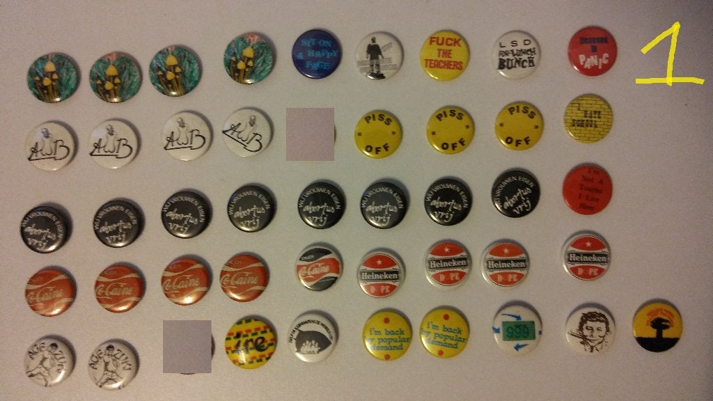 Jaren 80 vintage buttons smiley peace mad vrede playboy, Verzamelen, Speldjes, Pins en Buttons, Ophalen of Verzenden, Gebruikt