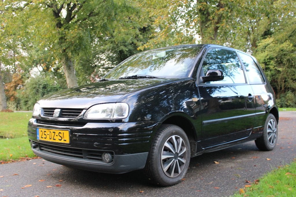 Seat Arosa 1.4 44KW 2000 Zwart, Voorwielaandrijving, 4 stoelen, Zwart, Origineel Nederlands